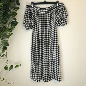 Black and White Should Dress